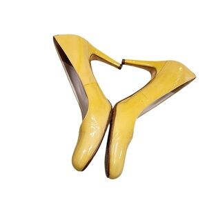 Kors Michael Kors neutral tan slip on round toe pump Heels size 8.5